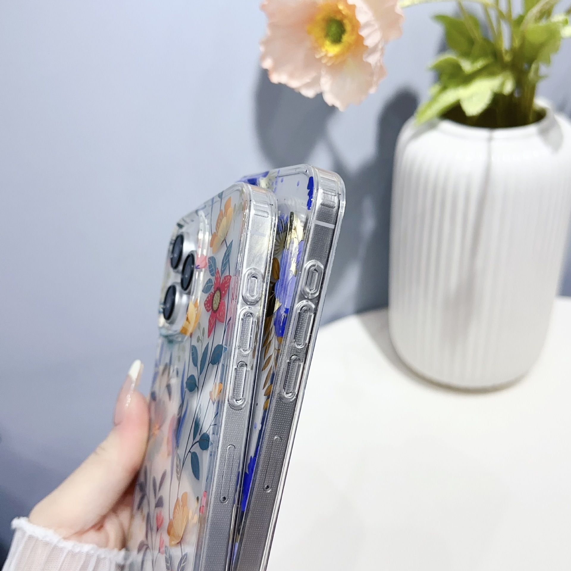 Gold-stamped Floral Phone Case With Double-sided Lamination