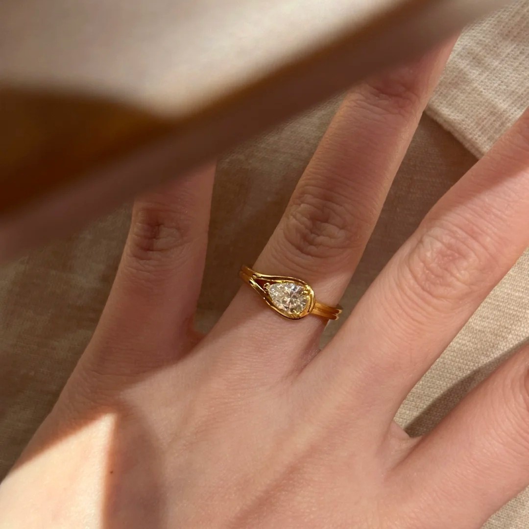 Mermaid Tears Drop Pear-Shaped Niche Light-Luxury Ring With A High-End Vibe - Jewelry & Watches