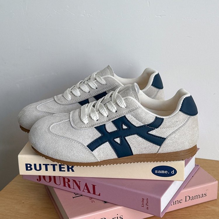 Women's Retro Flat-Soled Casual Lace-Up White Shoes