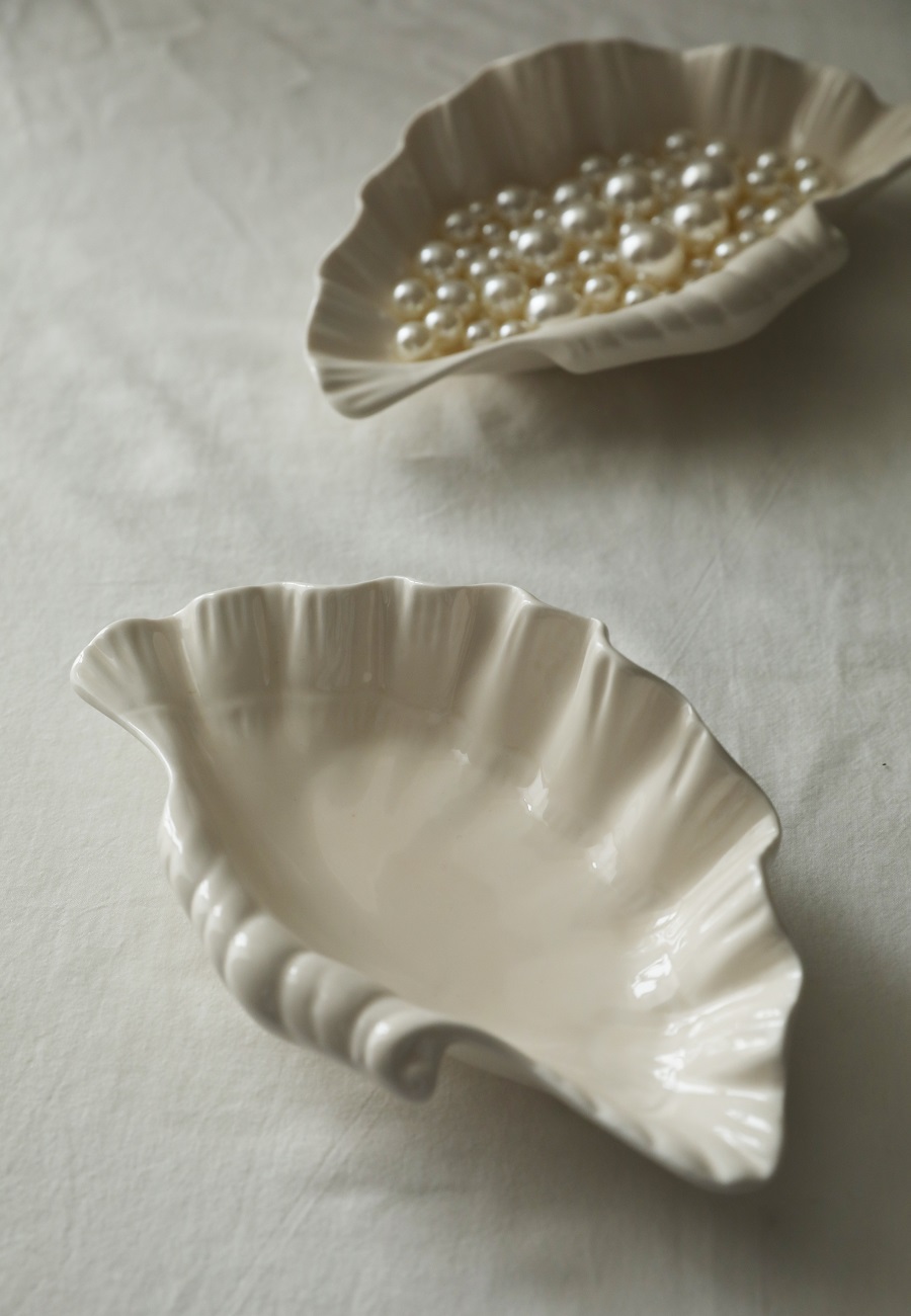 Gentle Cream Color Three-dimensional Shell Retro Ceramic Dinner Plate - Image 4