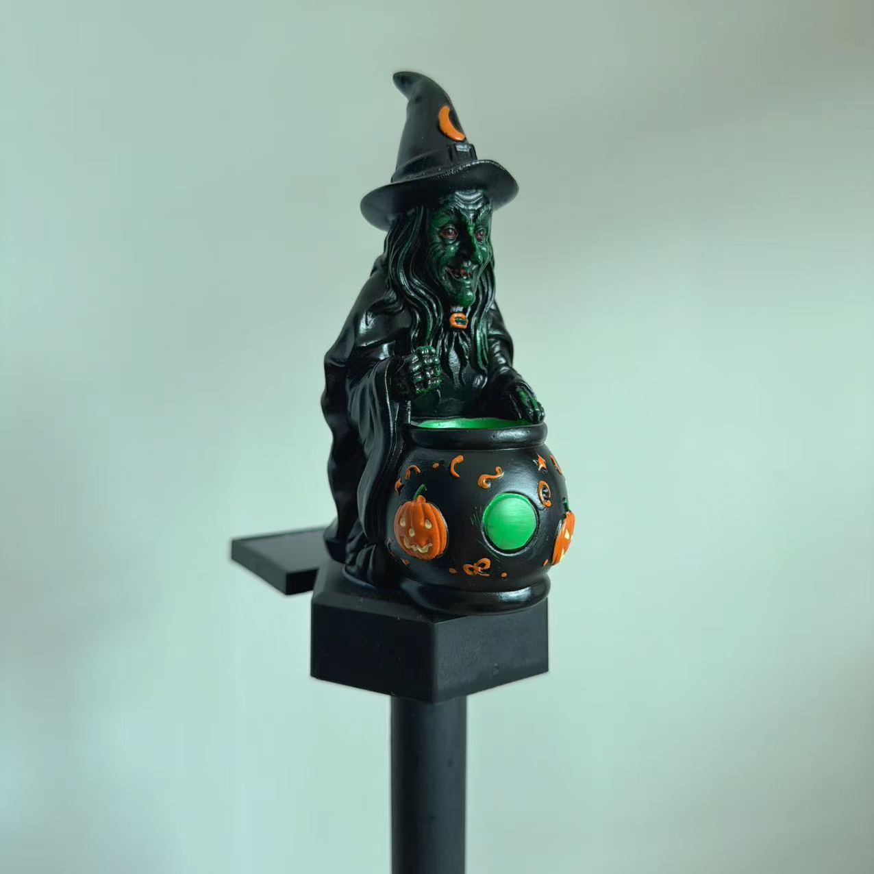 Witch Cauldron Garden Ornament, picture 2 of 3