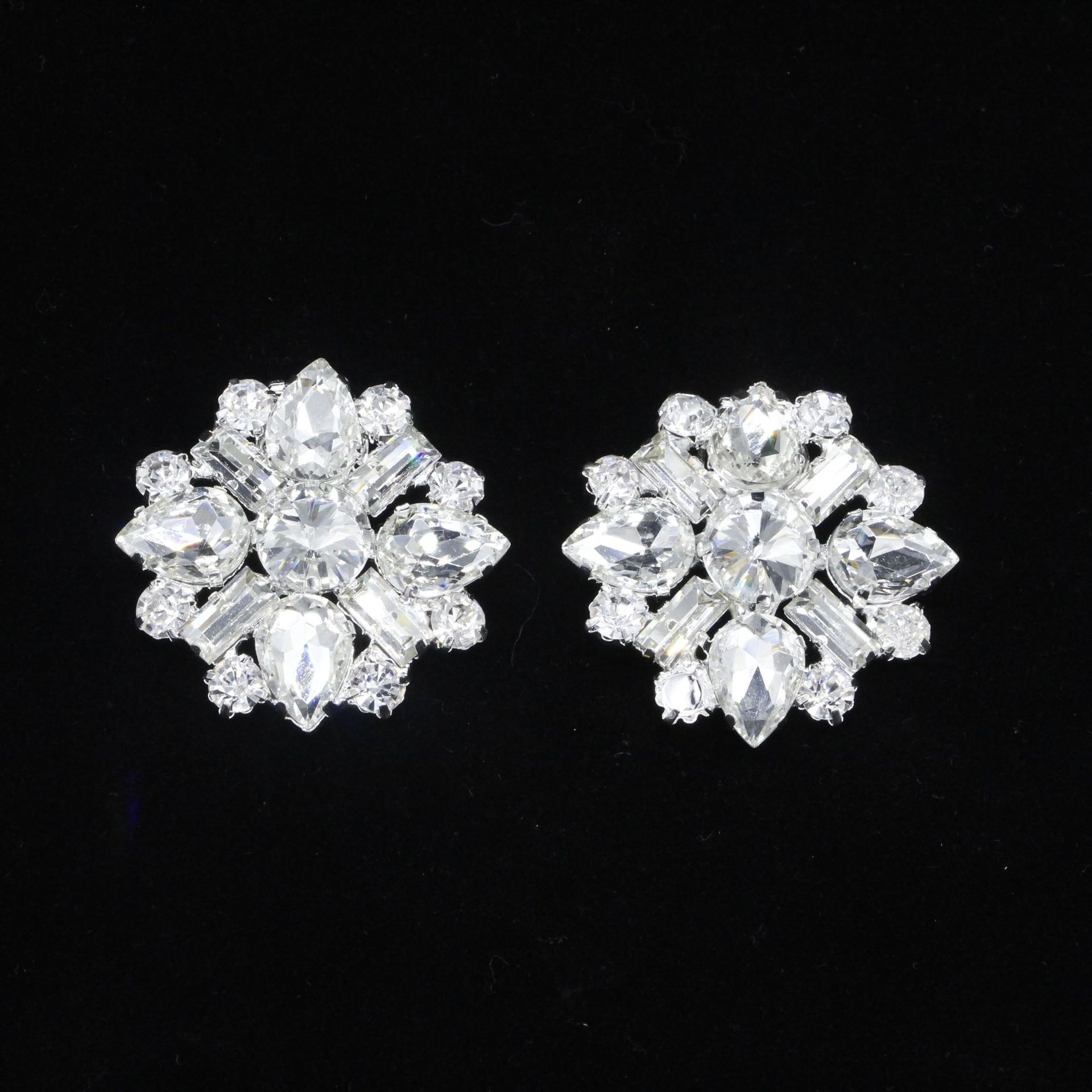 https://cf.cjdropshipping.com/quick/product/3e11821e-2f32-4709-8e68-cb3c99df74e3.jpg