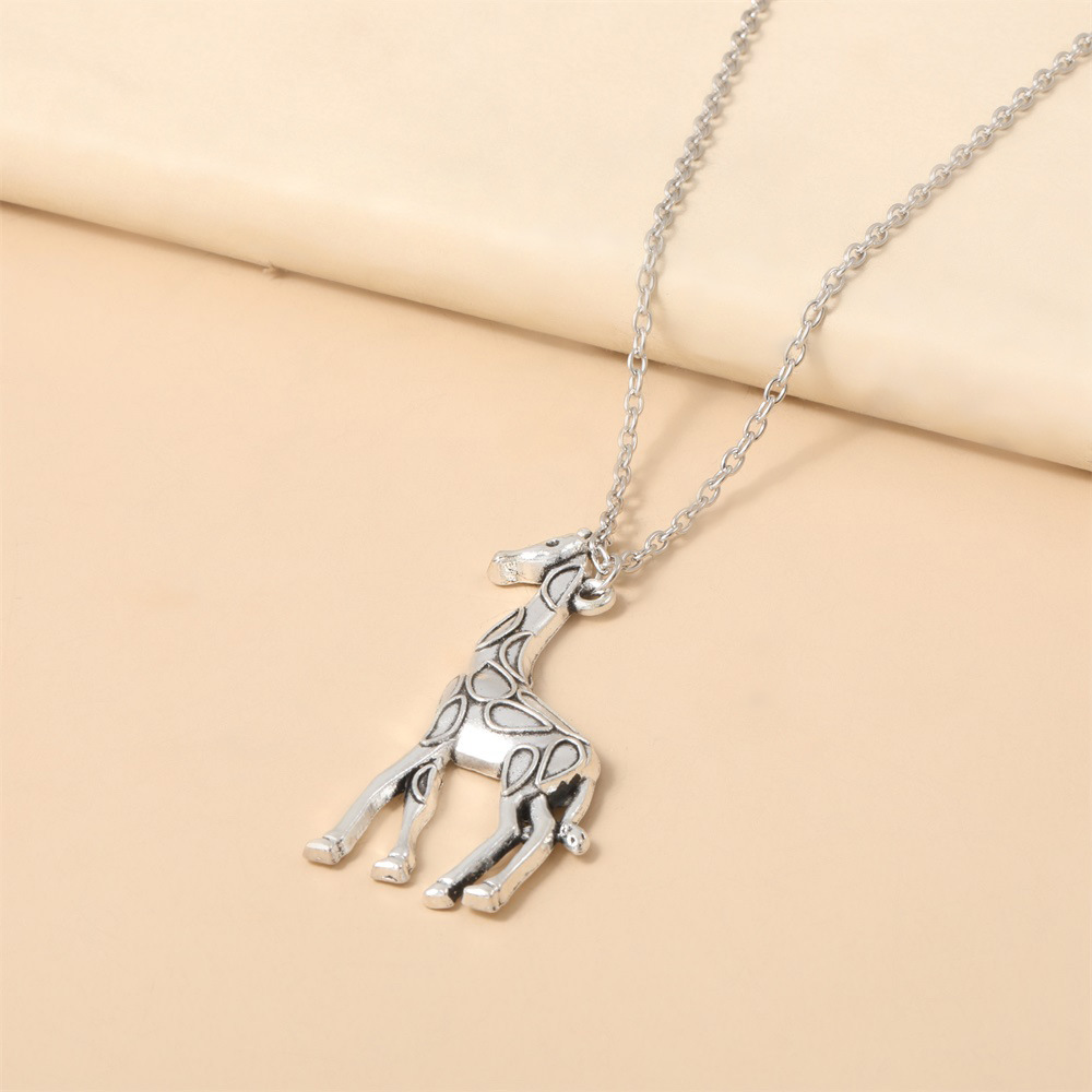 European And American-style Personalized Giraffe Pendant Alloy Necklace