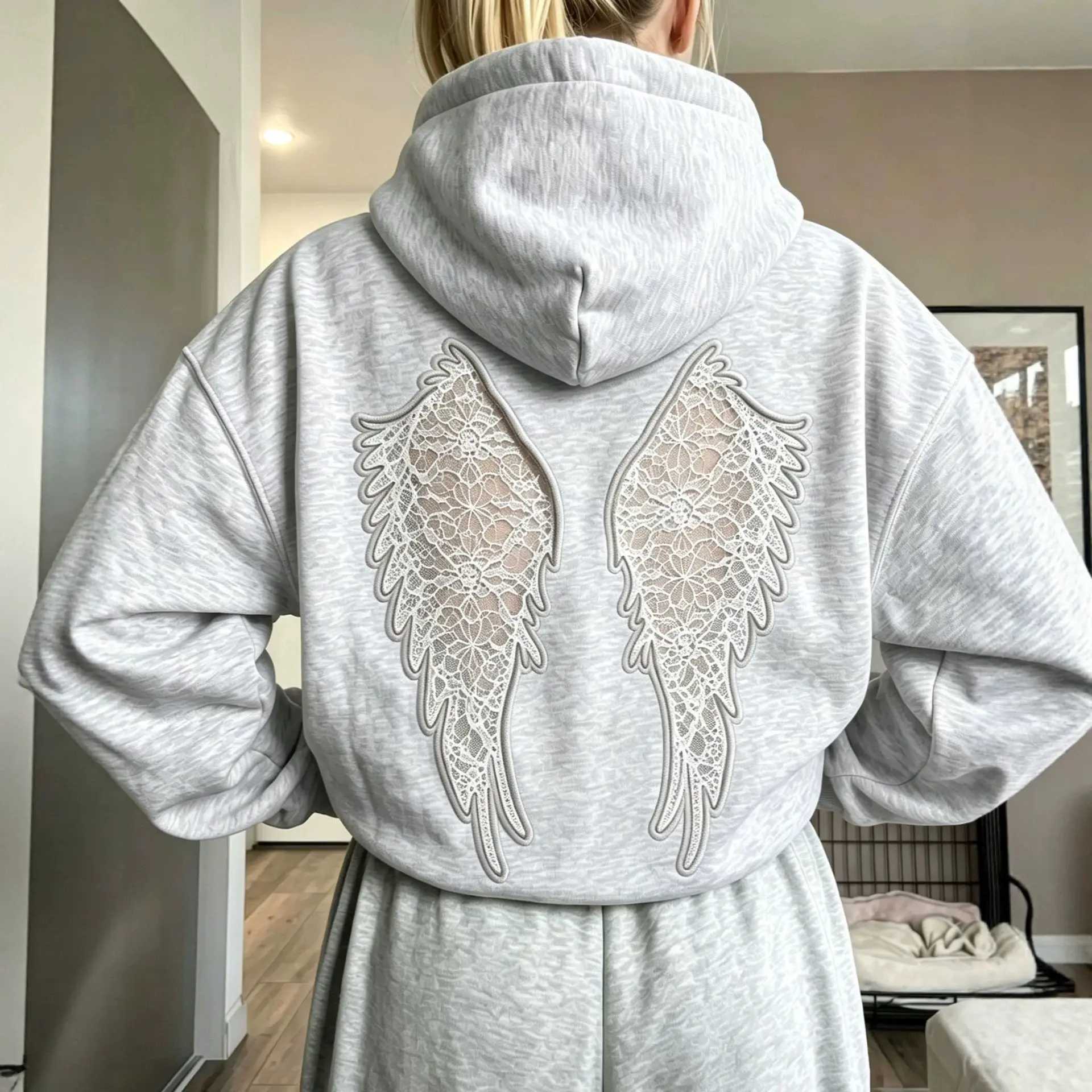 Lace-Embroidered Wing Plain Long-Sleeve Sweatshirt
