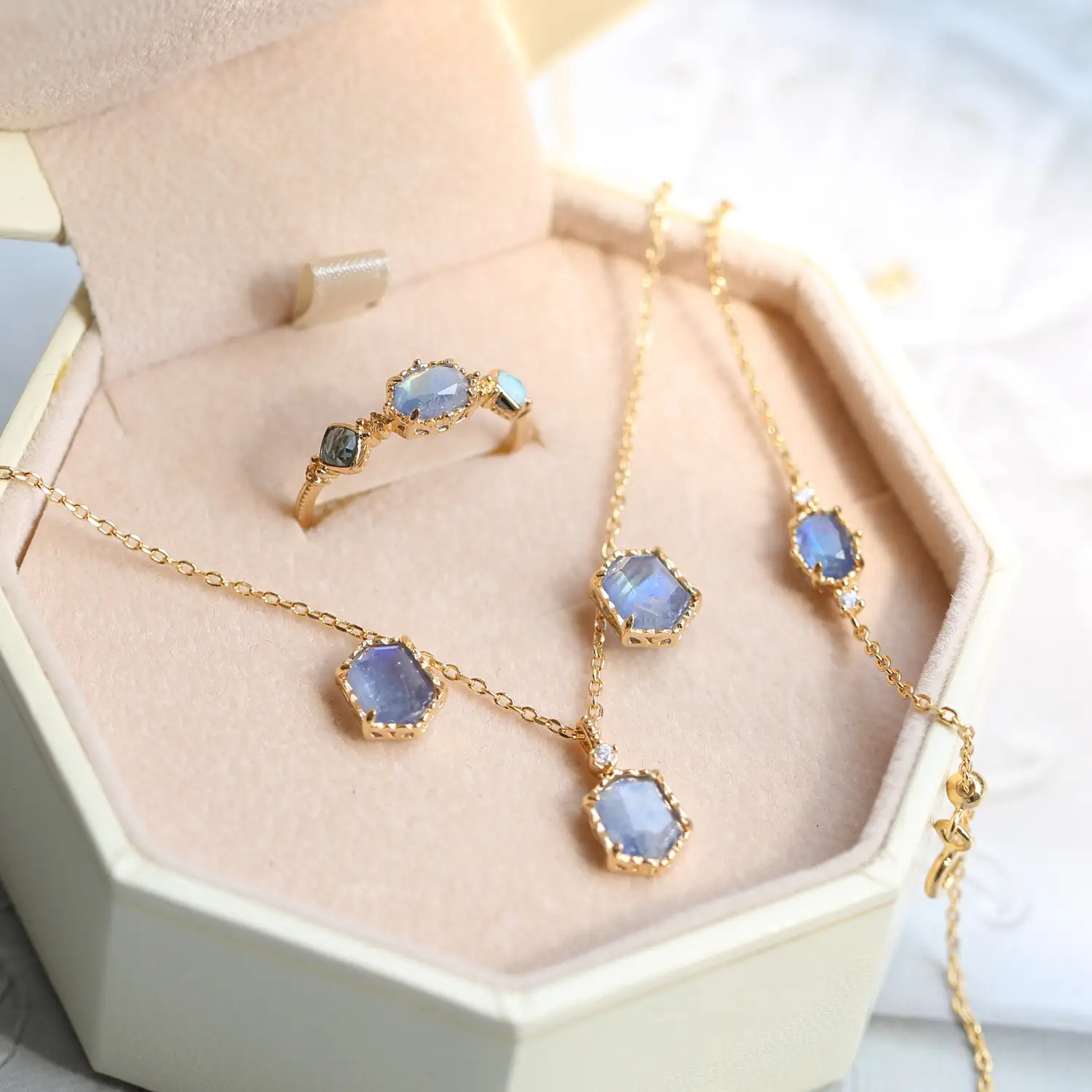 Lanbao Moonstone Colorful Akato Necklace