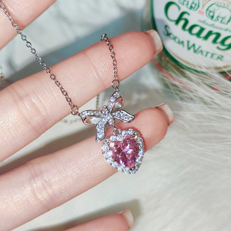 Light-luxury Zircon Heart Bow Pendant