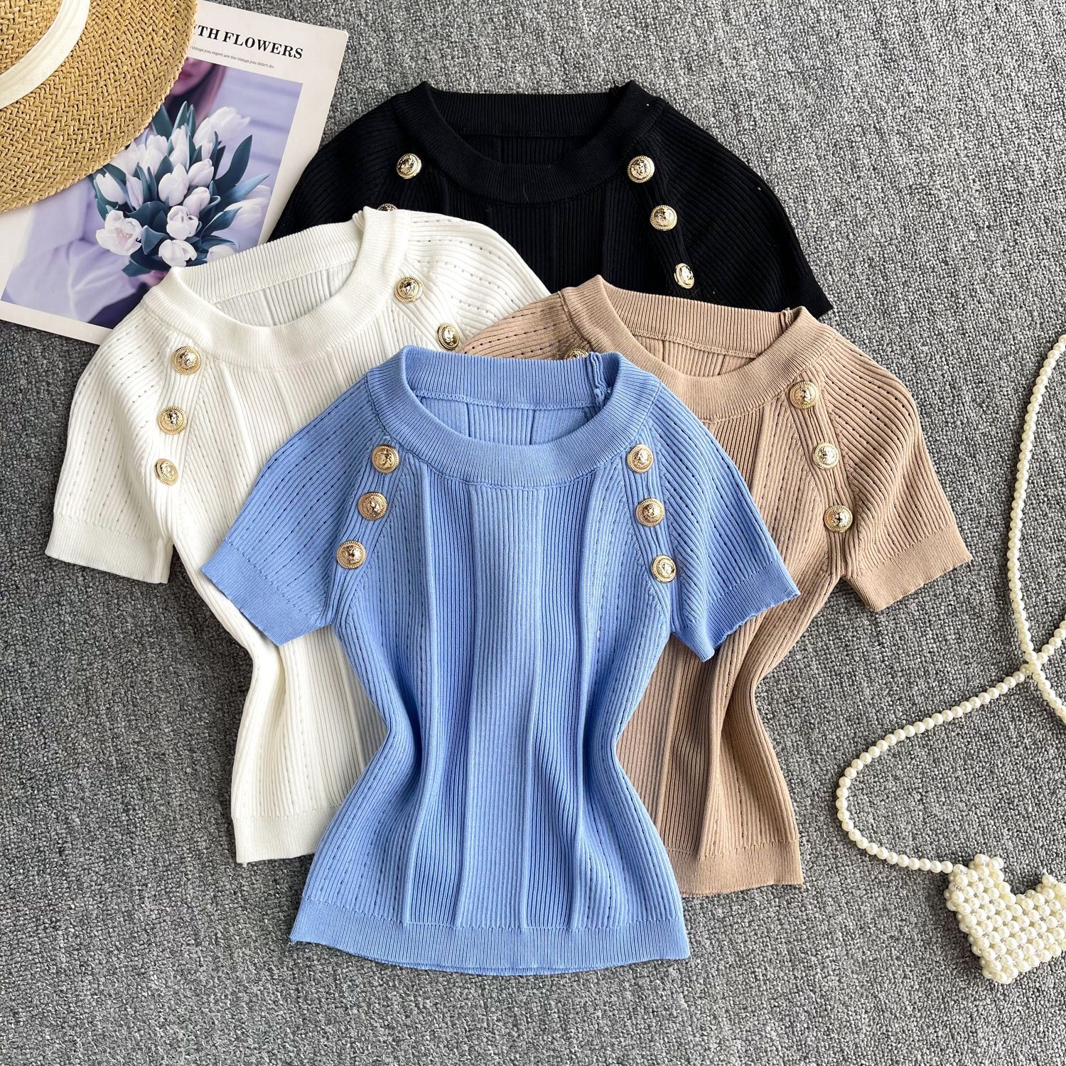 Slimming Lightweight Knit Crewneck T-shirt With A Stylish Versatile Design