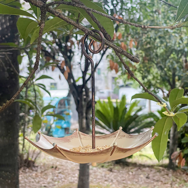 Retro-nostalgic Mini Copper-colored Umbrella-style Bird Feeder detail photo 6