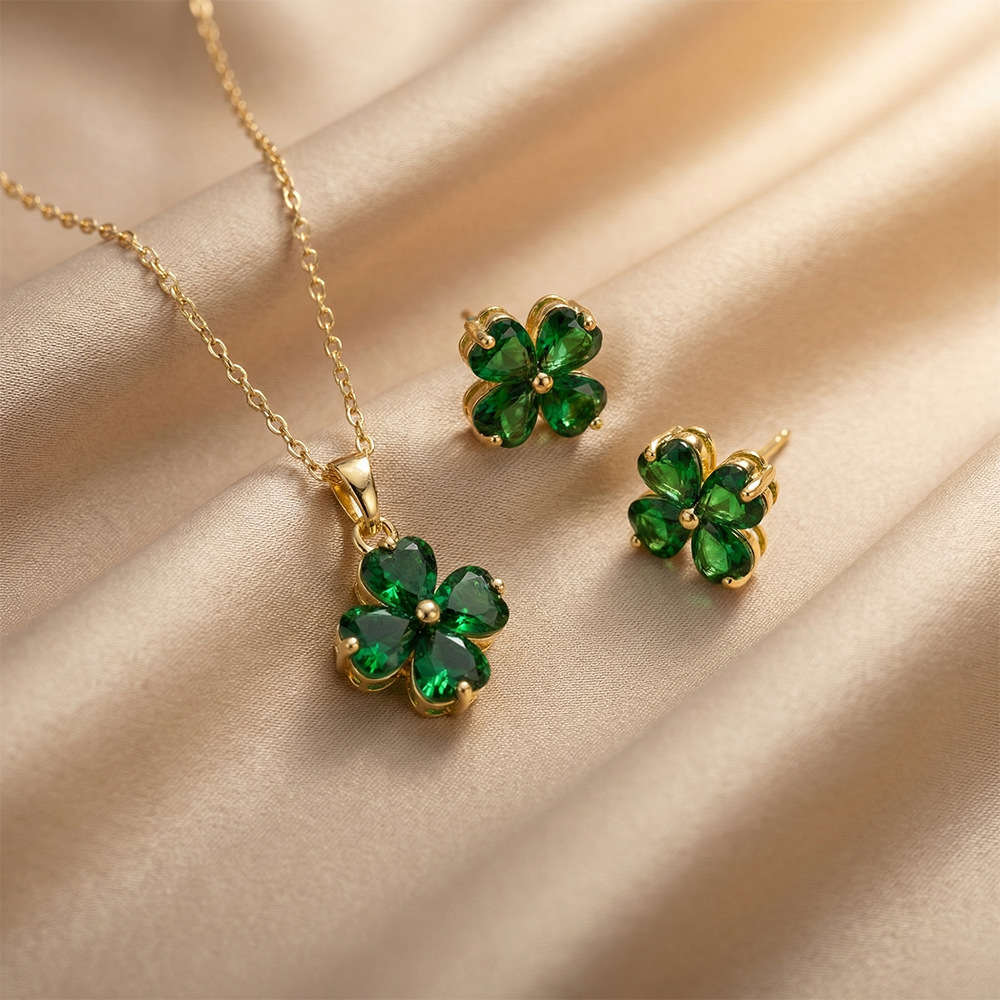 Light Luxury Fashionable Versatile New Diamond-Encrusted Four-Leaf Clover Necklace For Women