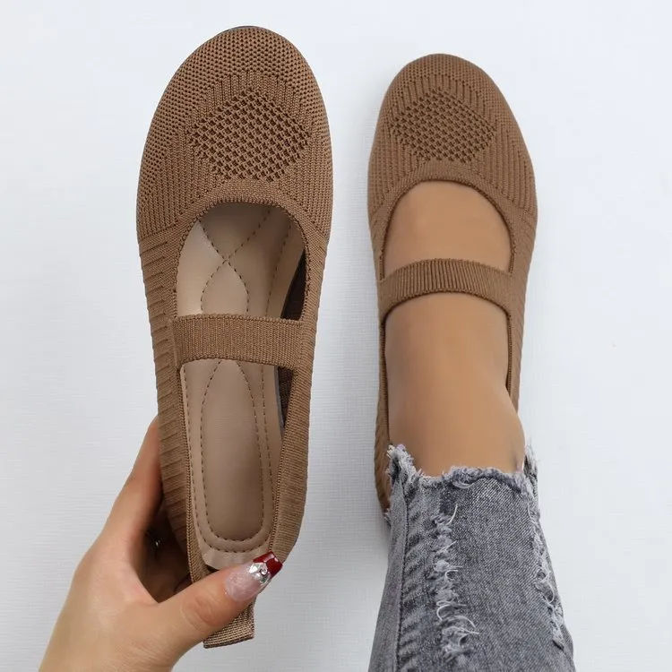 Round Head Comfortable Flat Casual Shallow Mouth Flying Woven Pumps - Brown