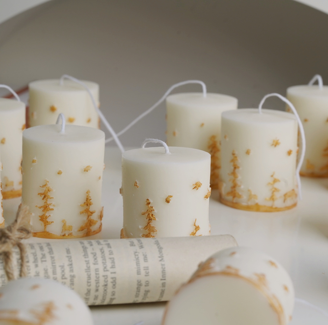 Title 25, Christmas Candle Hand-painted Relief Cylinder