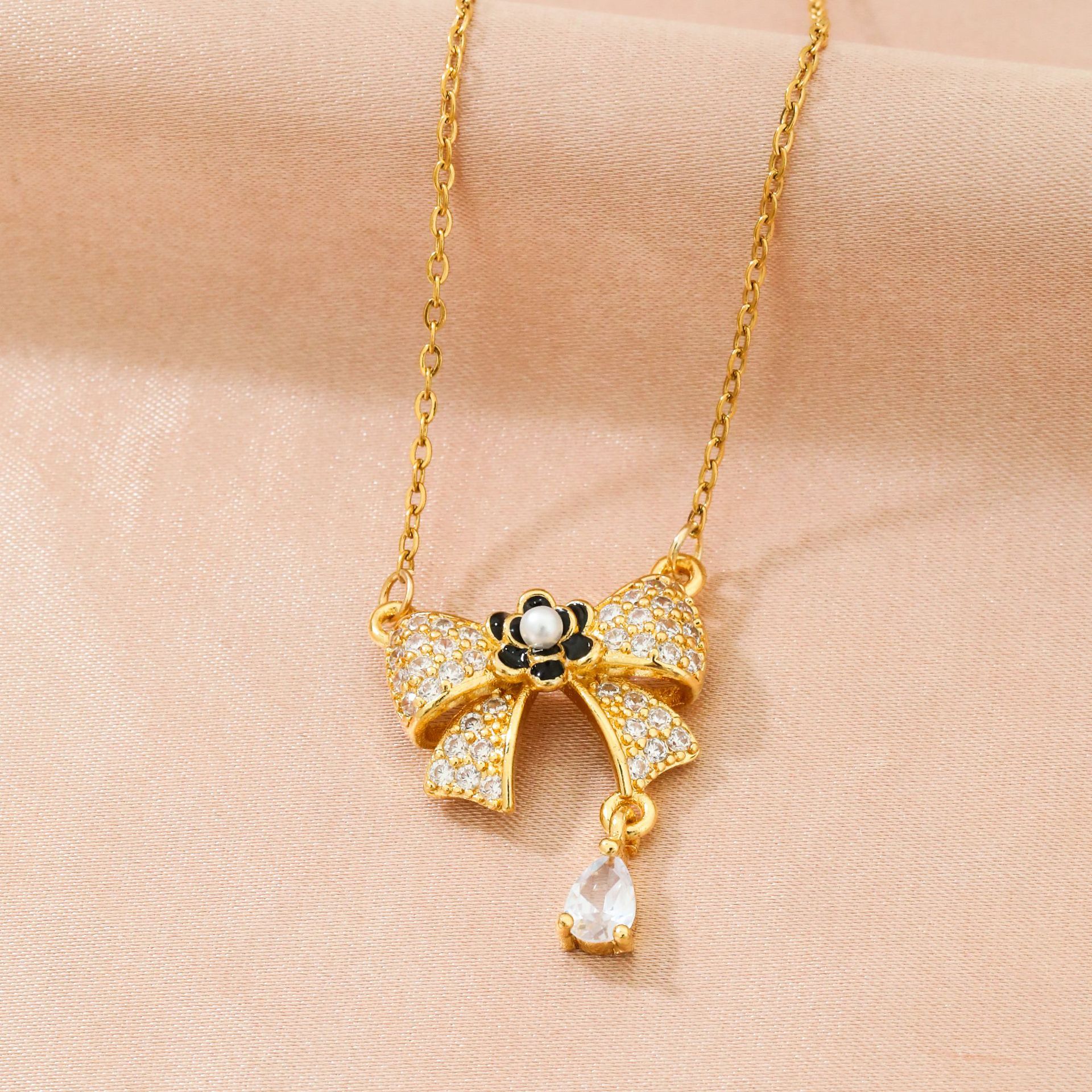 Fashionable All-match Elegant Titanium Steel Clavicle Chain