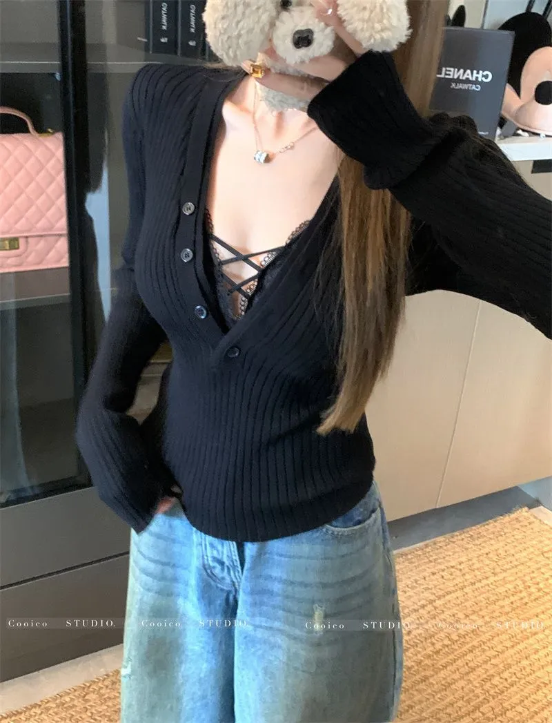 Women's Slim-Fit Long Sleeve Knit Sweater - Black