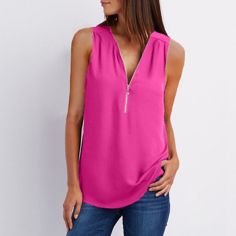 Title 13, Doutzen Blusa in chiffon senza maniche con scol...