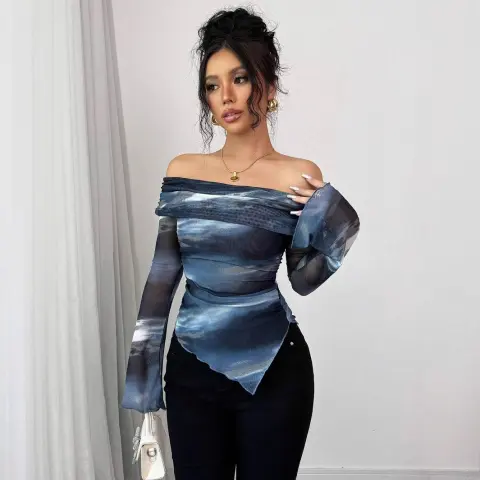 Knitted Mesh Printed Off-shoulder Collar Long Sleeved Fitted T-shirt