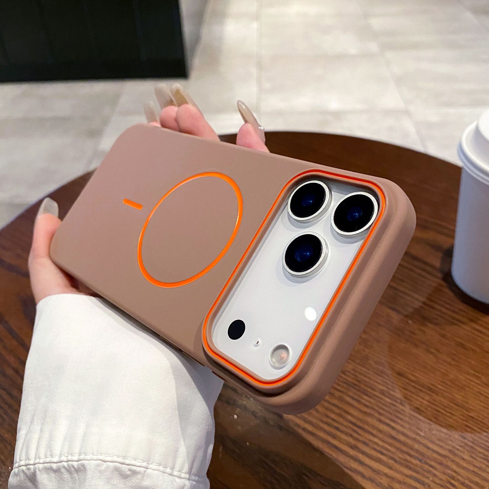 Matte Textured Strong-magnet TPU Phone Case With Drop And Slip Resistance