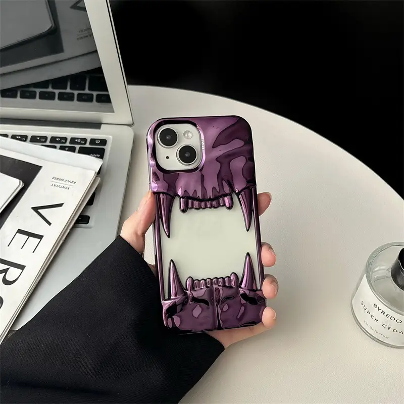 Electroplating Hollow Pleated Tiger Tooth Phone Case
