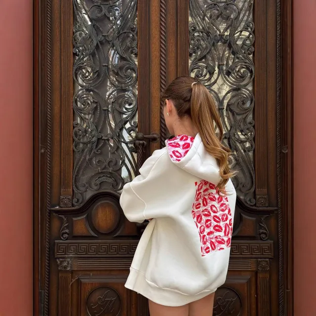 Boyfriend style Oversize Lip Print Hooded Sweatshirt For Women White - Shop at LoveMi