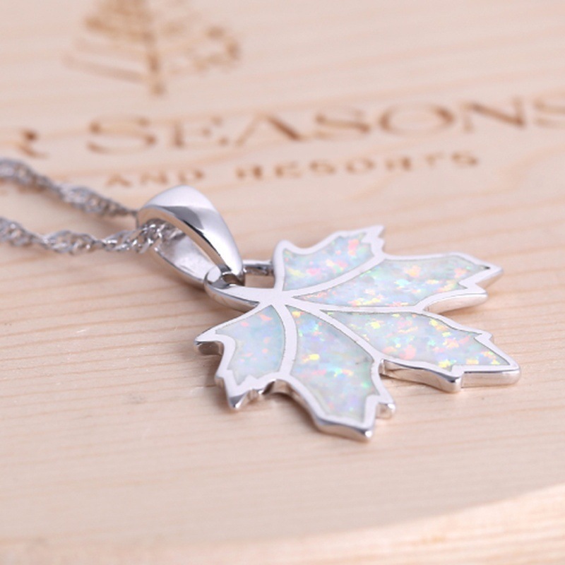 Title 7, Leaves Temperament female necklace, an elegant ...