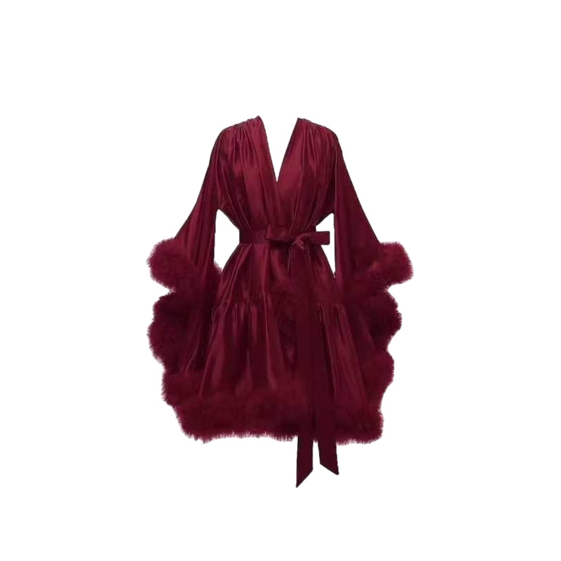 بيجامة نعامة للعرض المسرحي وعباءة المنصة