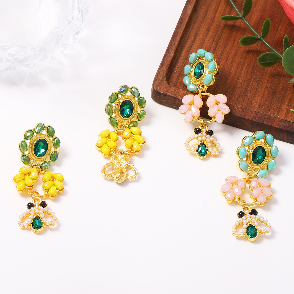 Exquisite And Elegant Floral Full-diamond Earrings