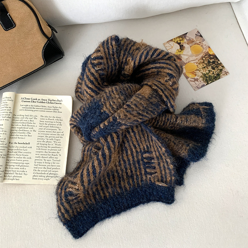 Retro-style Striped Knitted Scarf
