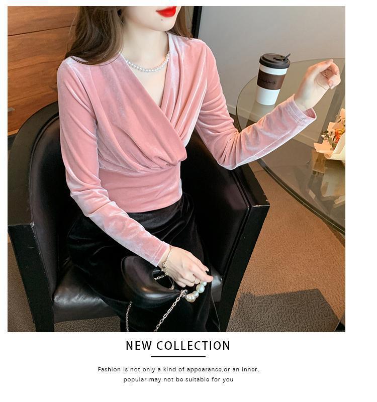 Flattering Slim-Fit V-Neck Cropped Puff Sleeve Top