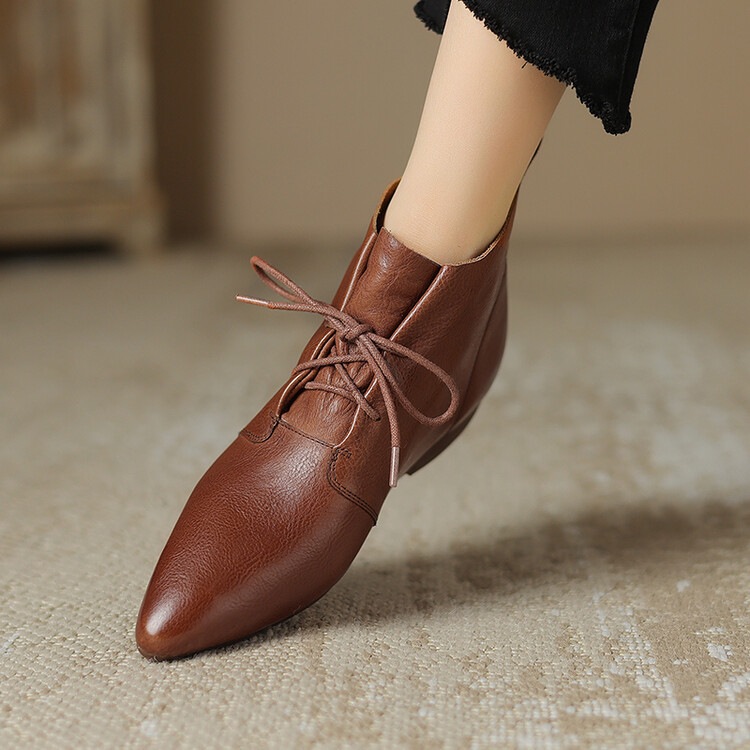 Versatile Casual Ankle Boots With A Round Toe And Flat Sole In A Vintage Style