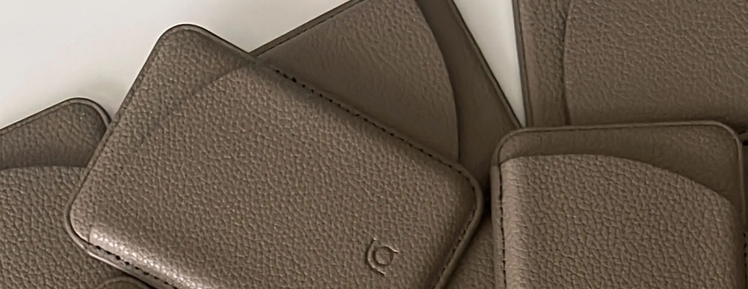 Original Design Elephant Gray Litchi Grain Leather Magnetic Phone Case