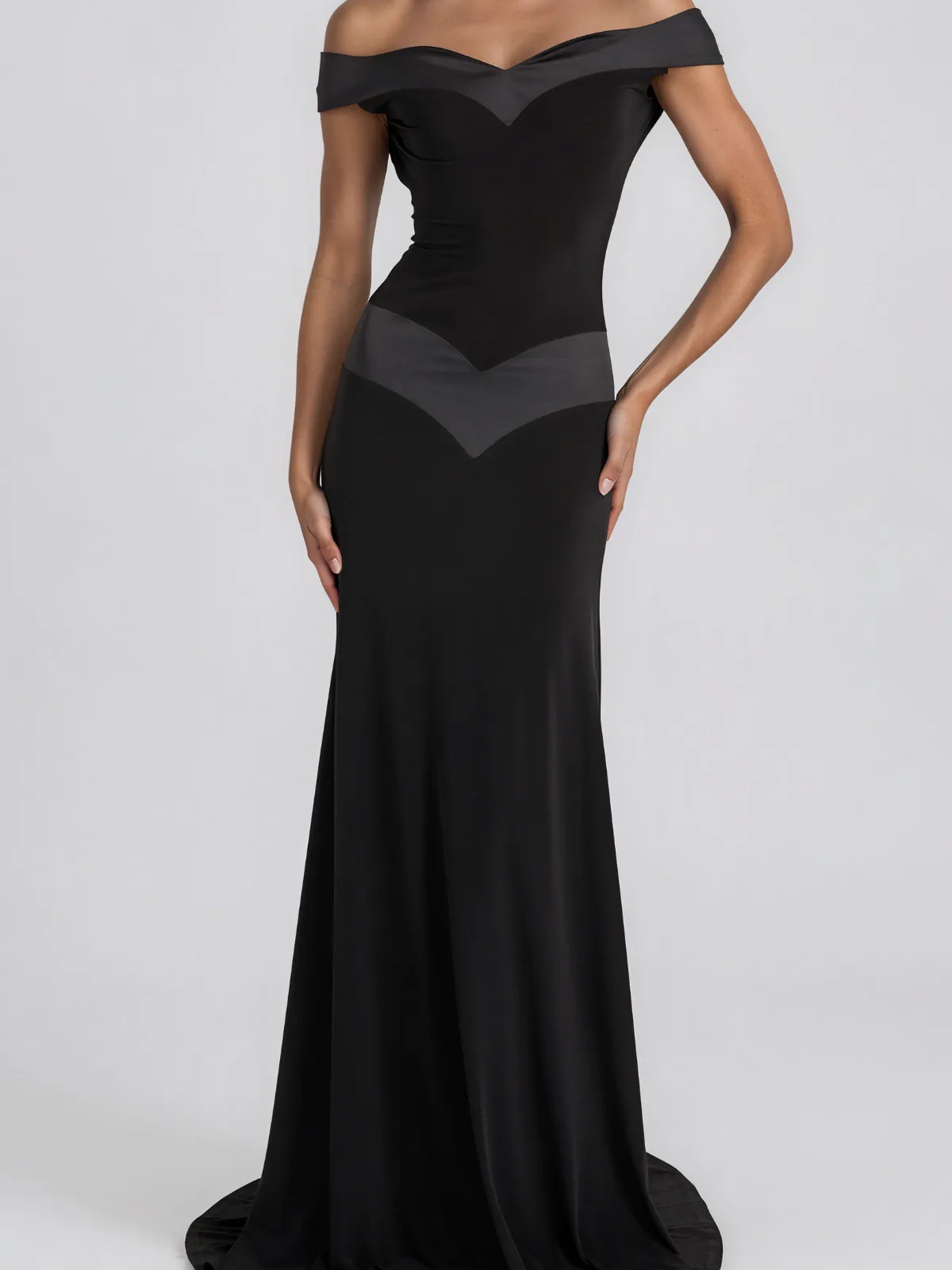 One-shoulder V-neck Panelled Mermaid Dress