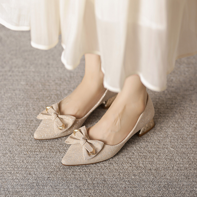 Pointed-Toe Chunky Heel Pumps, picture 2 of 4