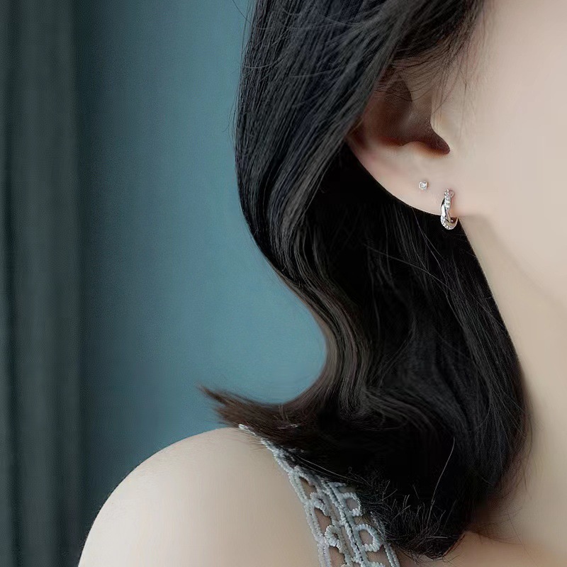 Twist Ear Clip Women's Simple Design Shiny Zircon Hoop Earrings