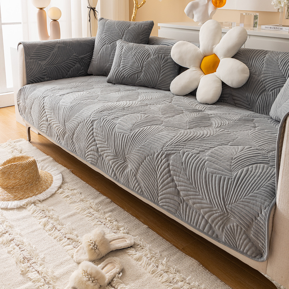 Non-Slip Nordic Crystal Fleece Seat Cushion With Banana Leaf Design