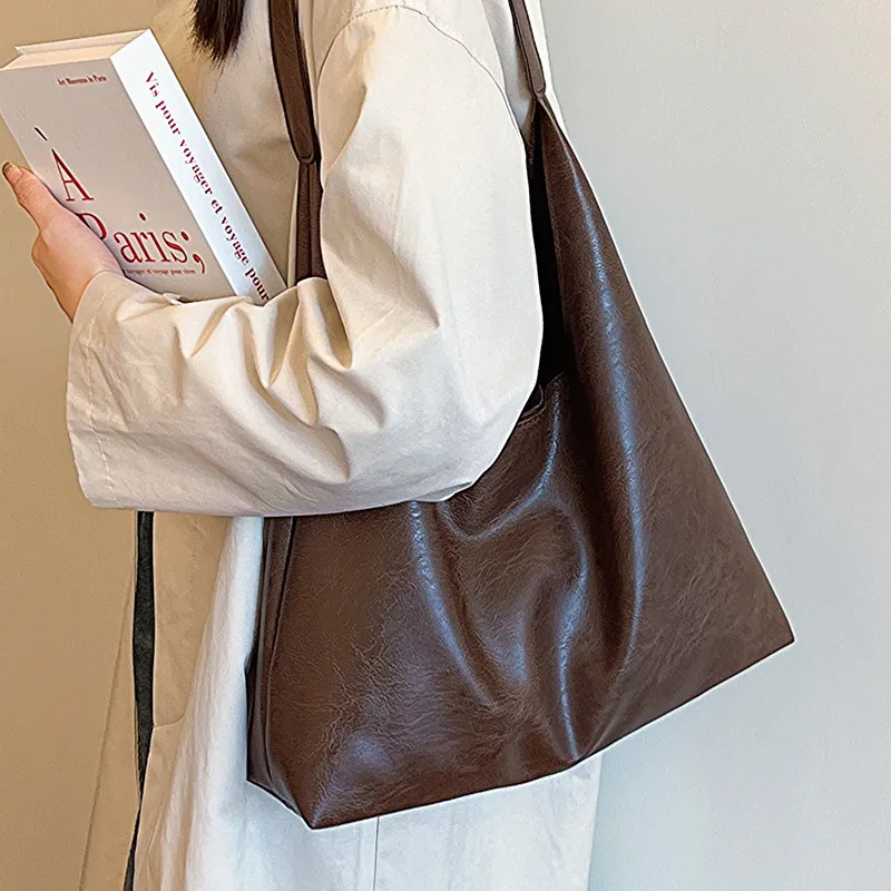 High-grade Large Capacity Commuter Tote Shoulder Bag - Coffee