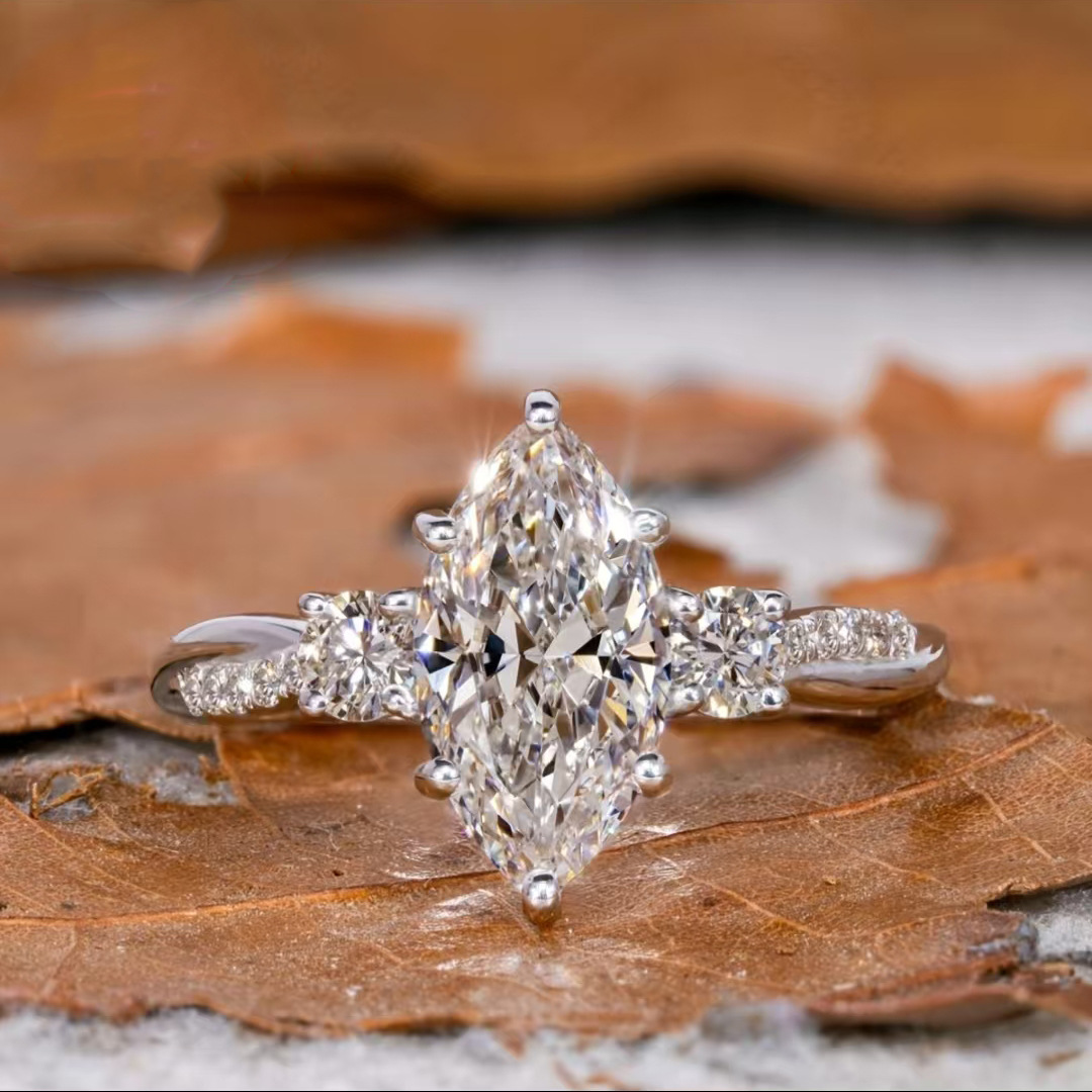 Elegant Large Horse Eye Zircon Ring Fashion Women