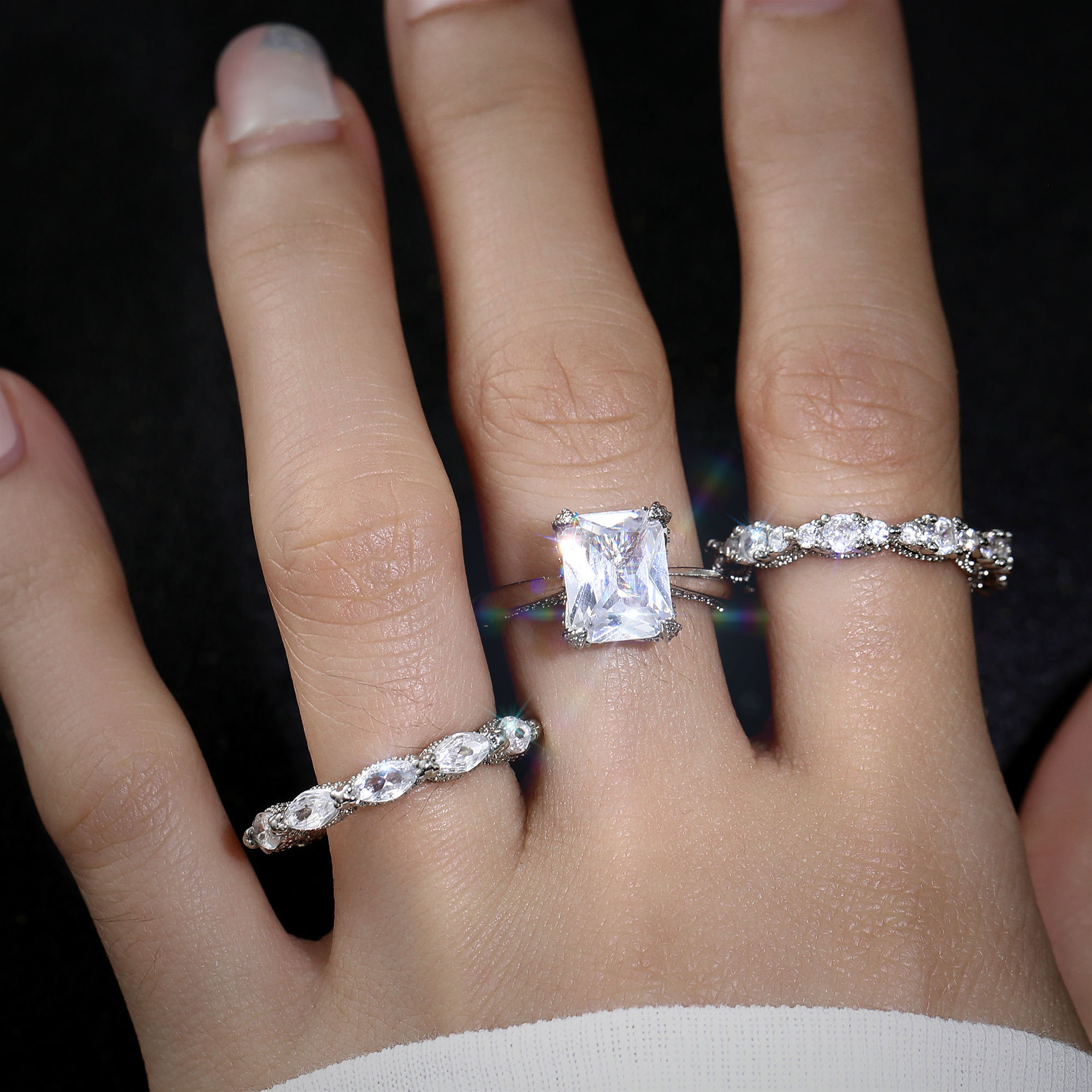 Fashionable Light-Luxury Zircon Womens Ring