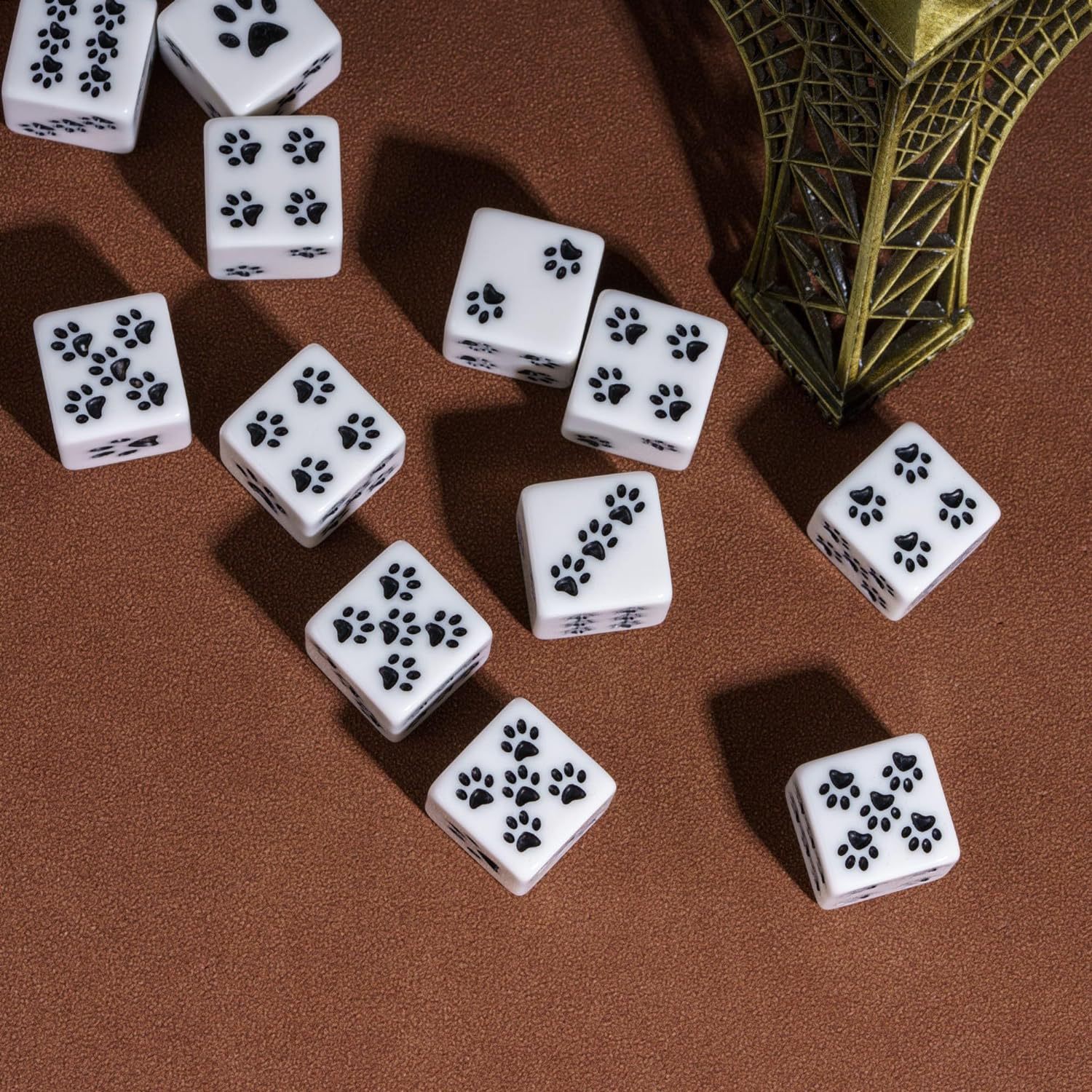 White Hand-shaped Brush Pattern Point Dice