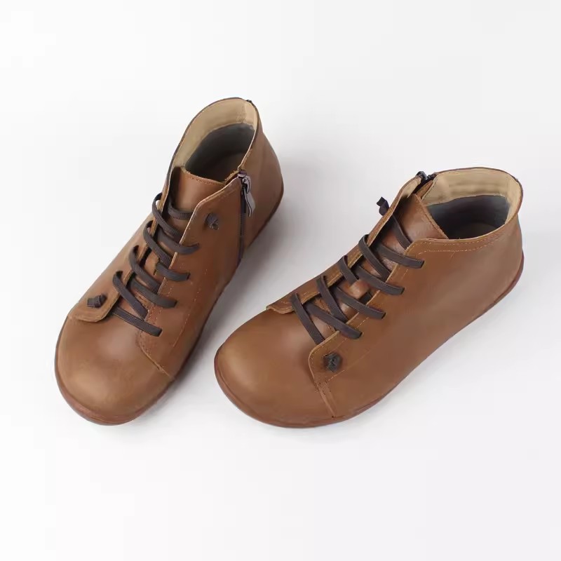 Womens Boots Made From Full-grain Cowhide Leather With A Soft Sole
