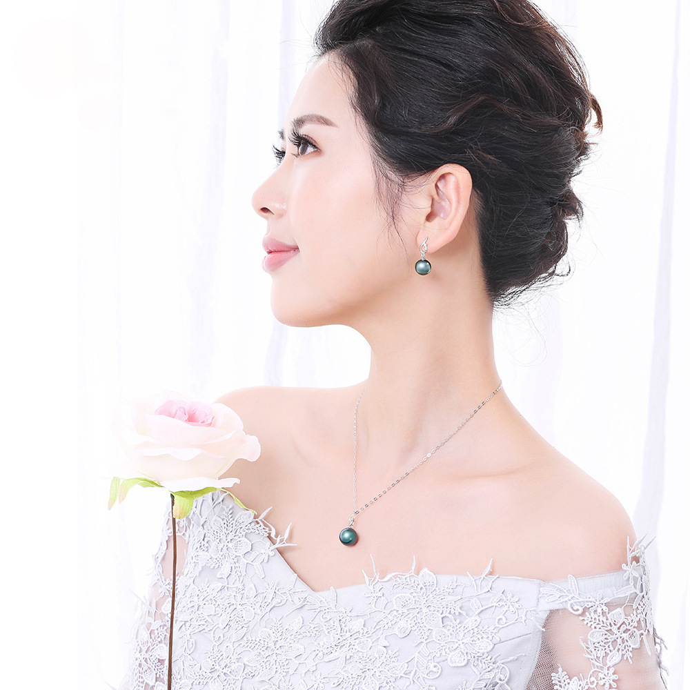 Simple Elegant Artificial Natural Tahitian Sea Black Pearl Pendant