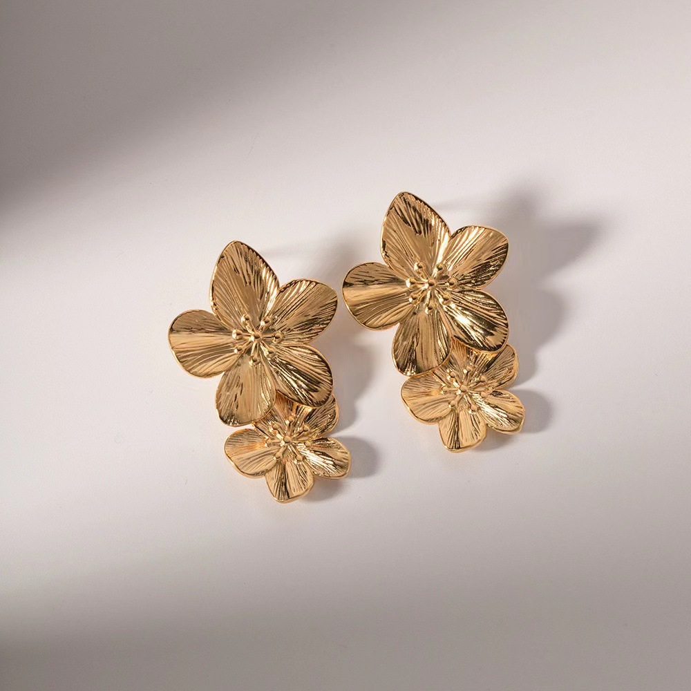 Retro Temperament Petals Stud Earrings For Women
