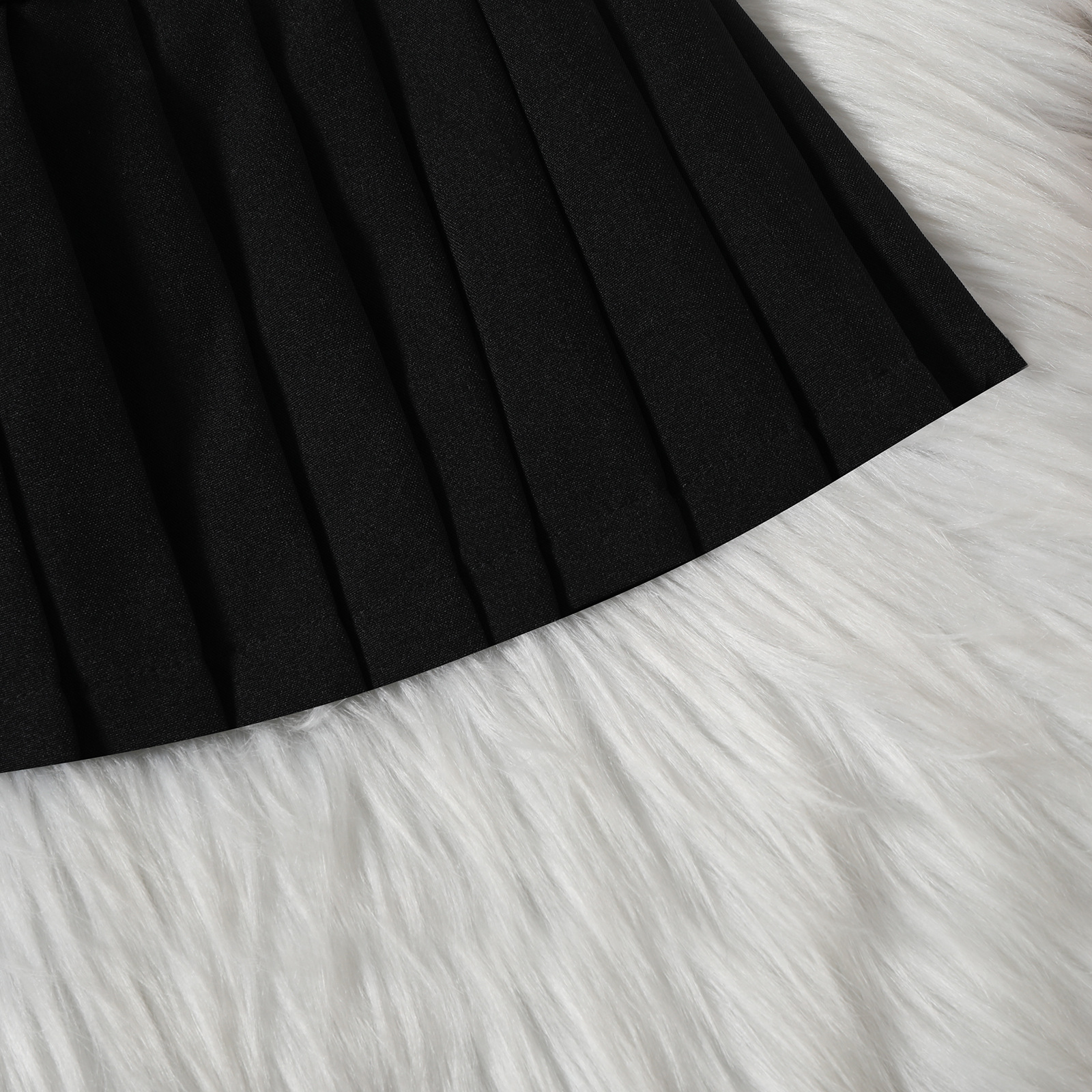 Girls' Fashionable V-neck Solid Color Single-breasted Vest Top Pleated Skirt Belt Three-piece Set - Image 7