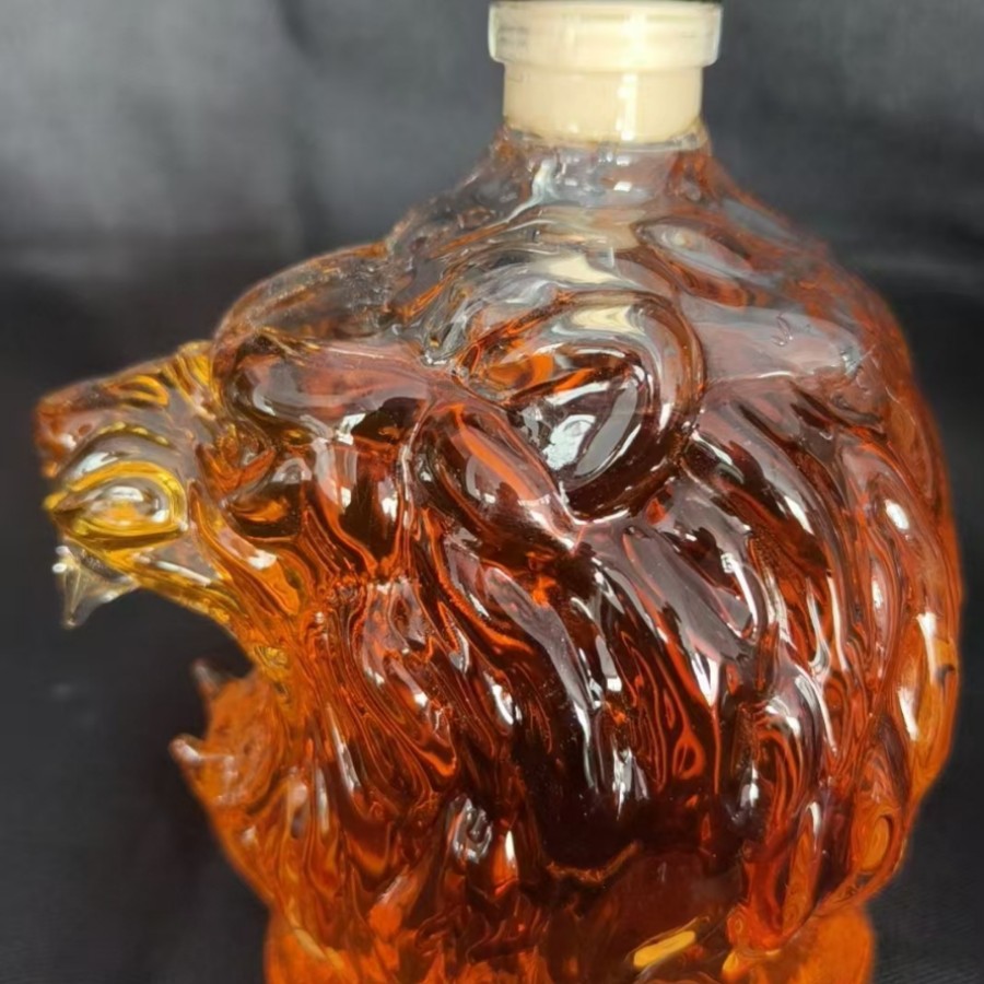 Creative Transparent Glass Lion-Head Liquor Bottle