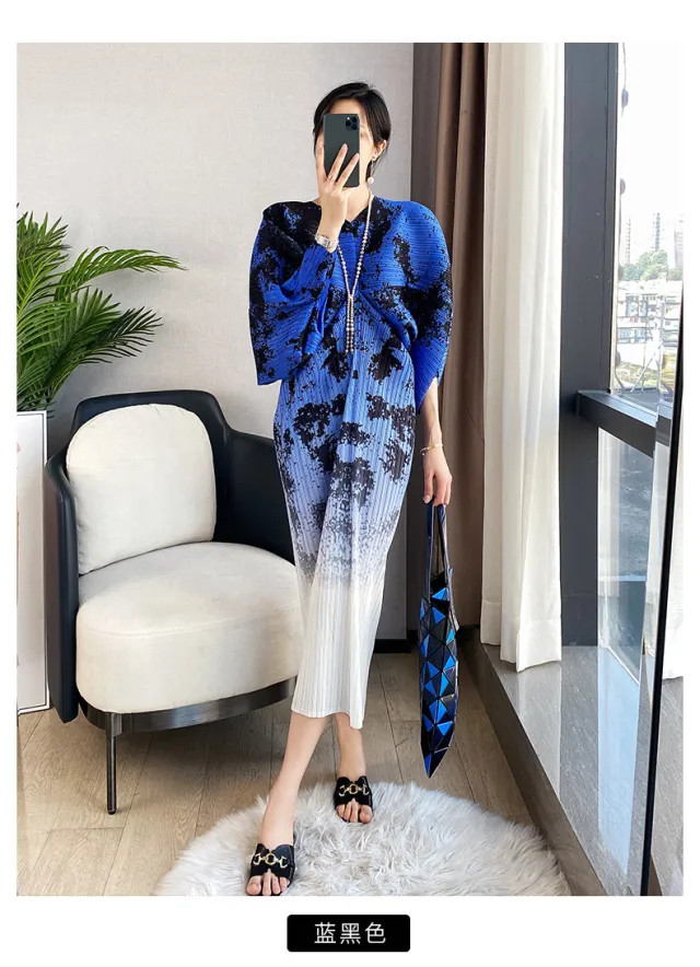 Women's Pleated Vintage Printed Batwing Sleeve Dress Black - Shop at LoveMi