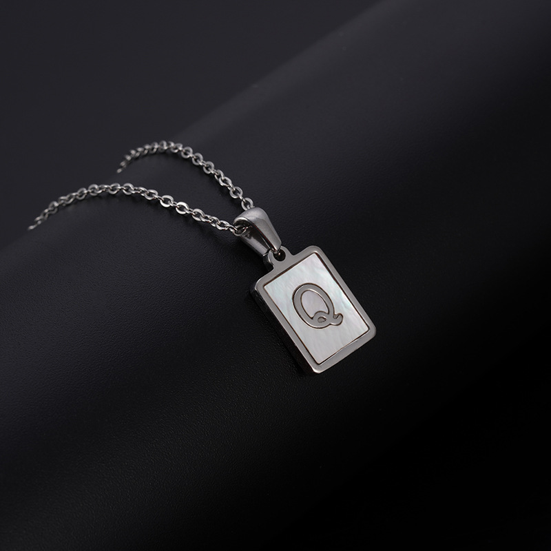 Steel Color Q With Chain