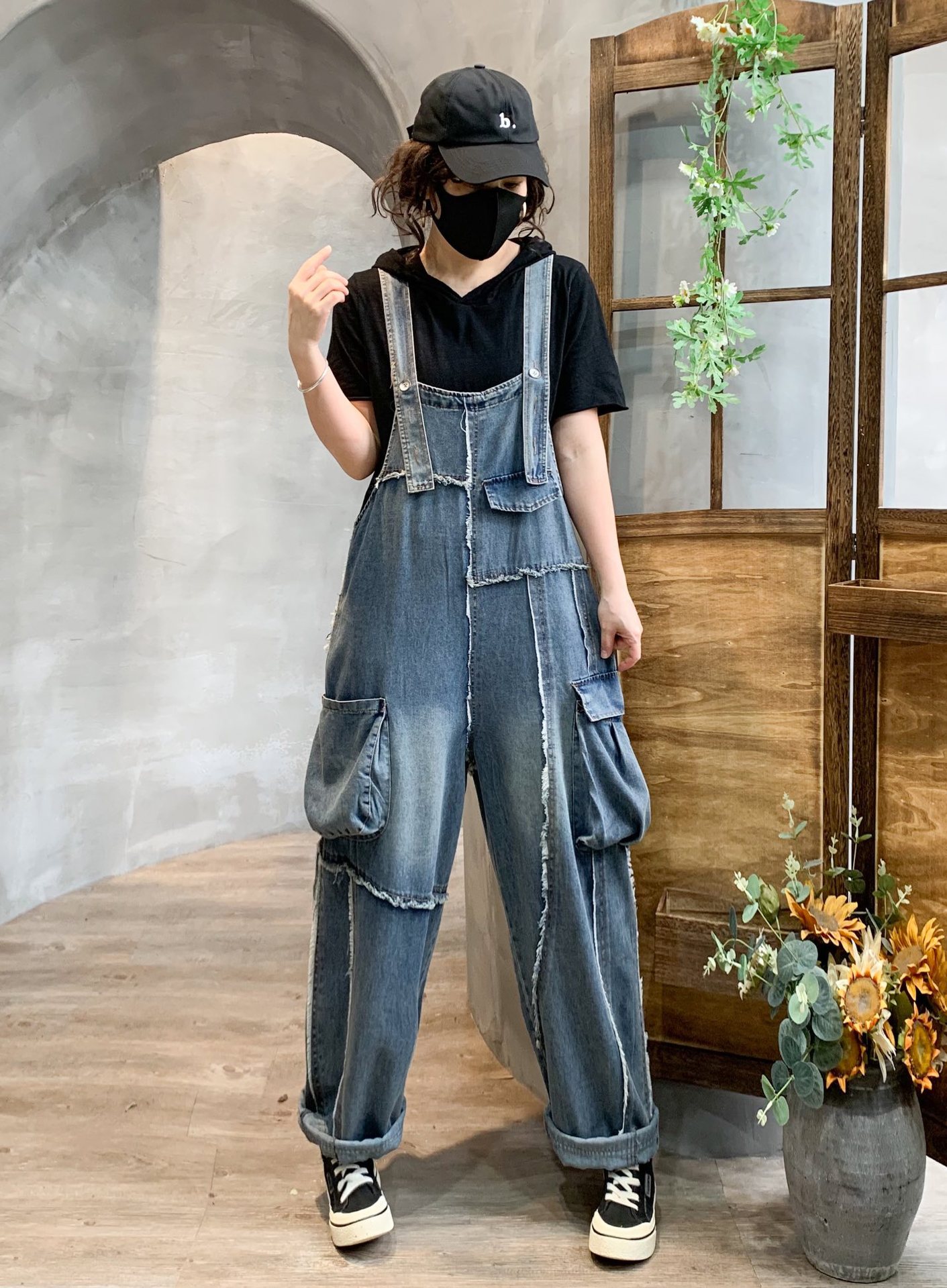 Retro Pocket Raw Edge Denim Suspender Pants For Women