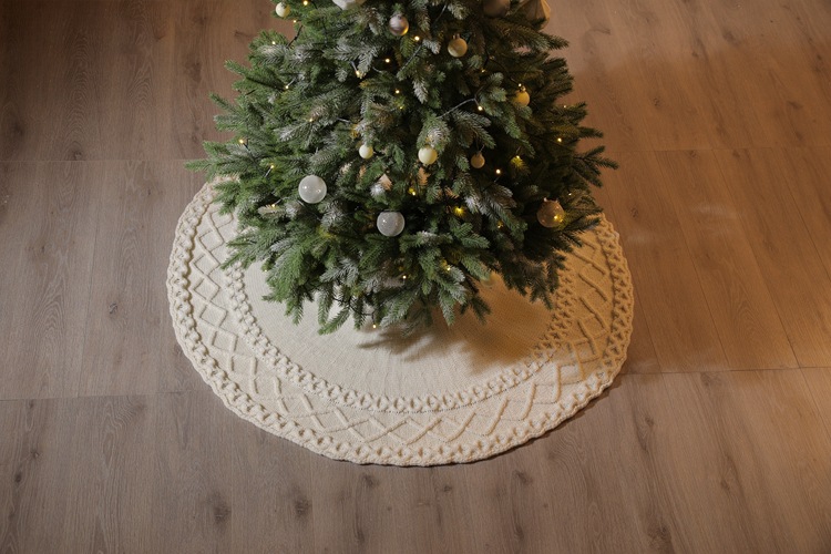 Title 8, Household Fashionable Knitted Diamond Tree Skirt