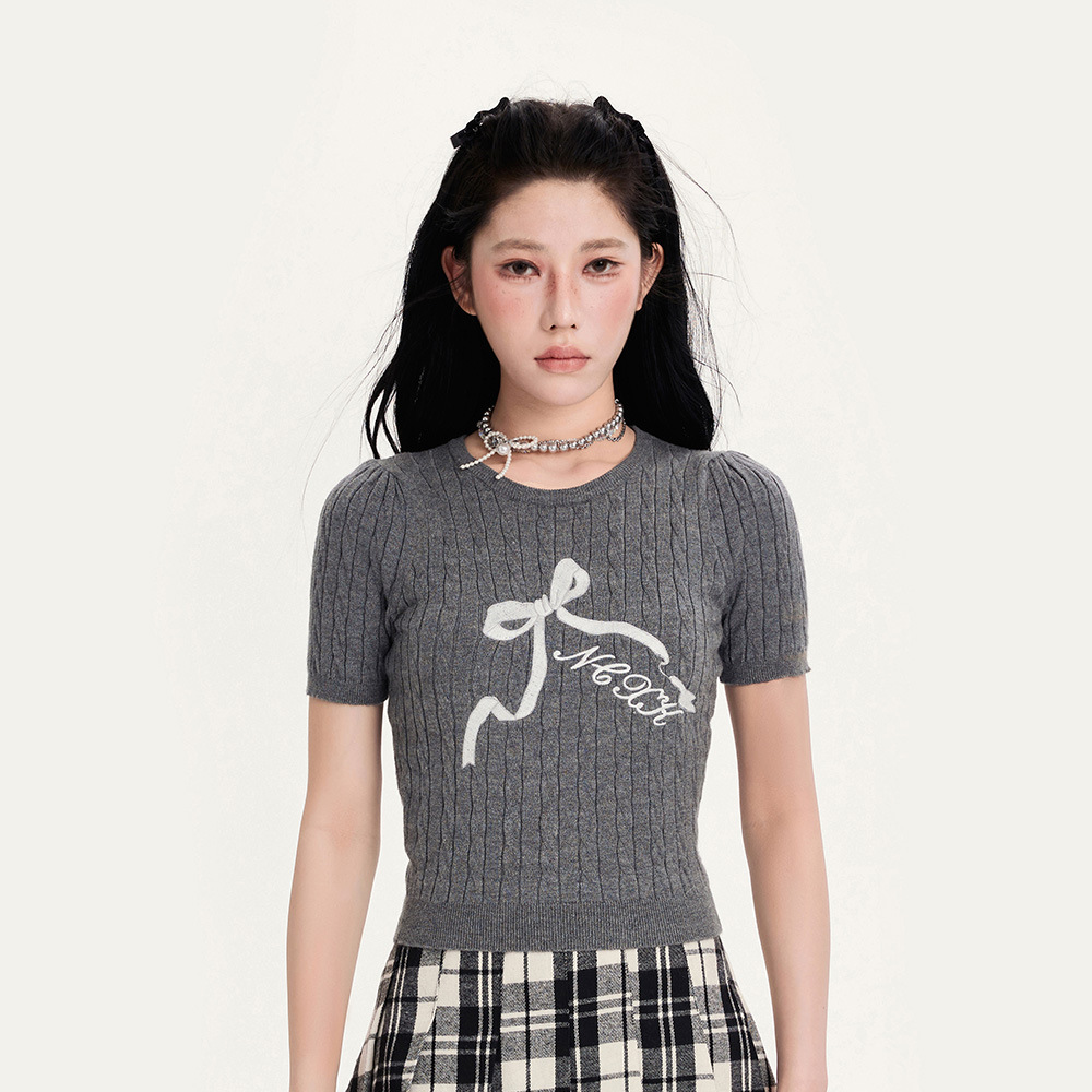 Women's Bow Embroidered Short-sleeved Sweater Back Hollow-out Short Top