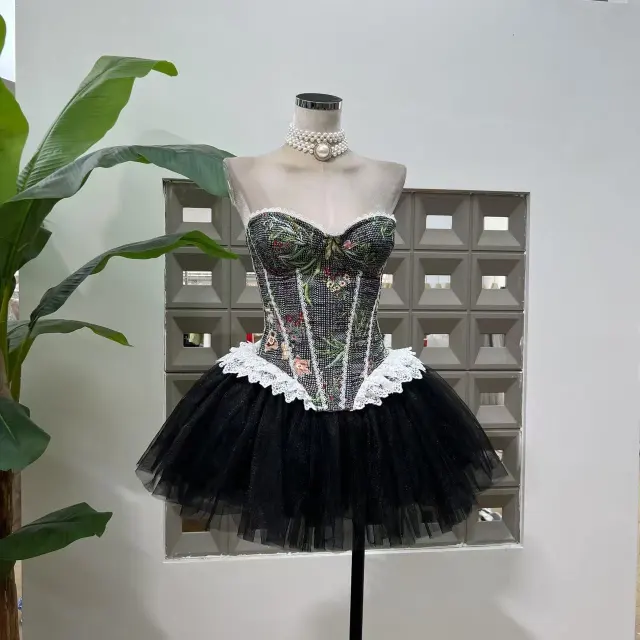 Xia Heavy Industry French Retro Fishbone Slimming Bustier Puffy Tulle Swan Skirt 2 Piece Set Black Suit - Shop at LoveMi
