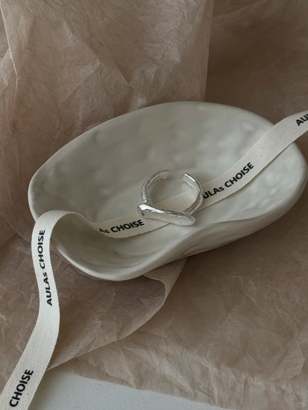 Light-luxury High-end Ring With A Niche Designer-inspired Design