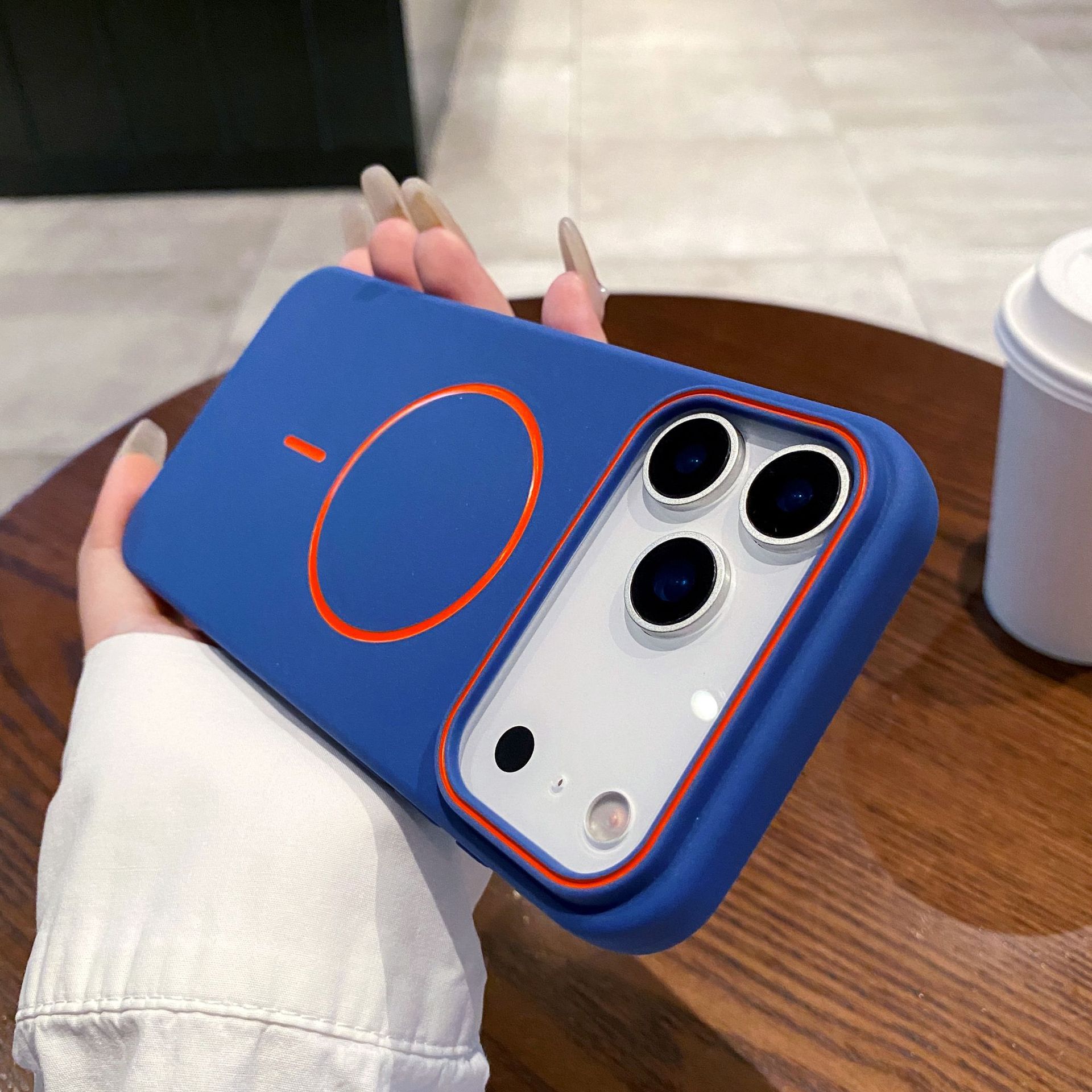 Matte Textured Strong-magnet TPU Phone Case With Drop And Slip Resistance